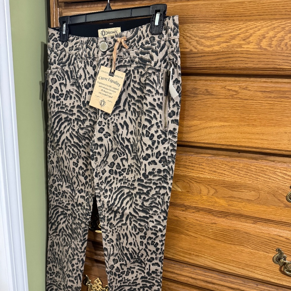 Democracy animal print size 4 new with tags